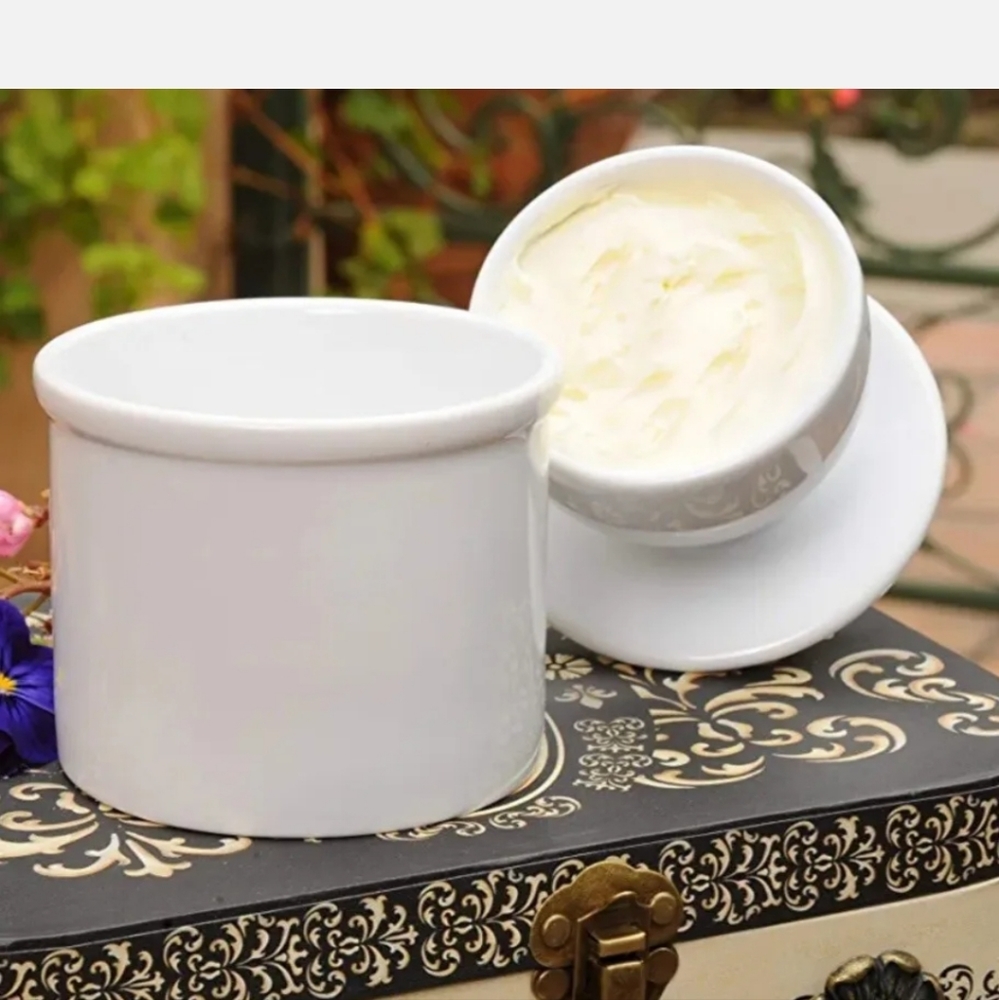 Original Butter Bell Crock Stoneware USA. Excellent condition